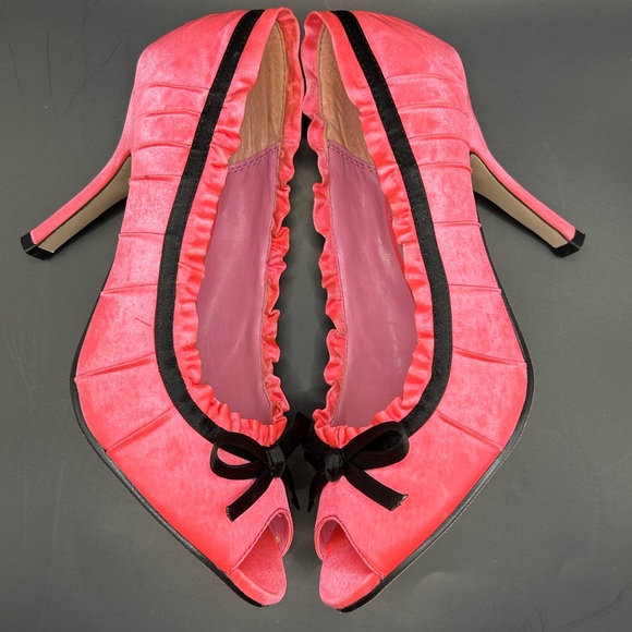 Wild Diva, open-toed pump, Size 6.5 - Picture 2 of 6